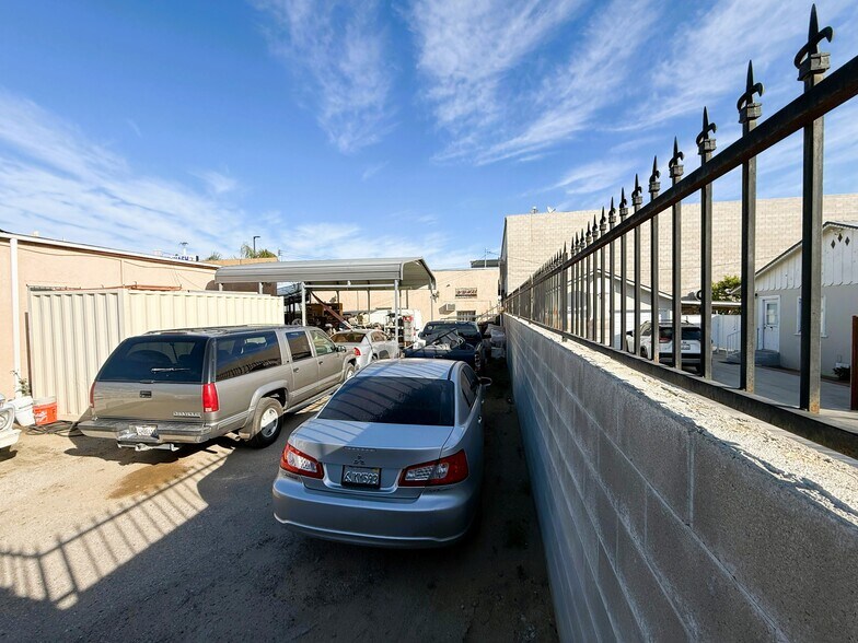 More Photos Of 9517 Weedpatch Hwy, Lamont Auto Repair For Sale