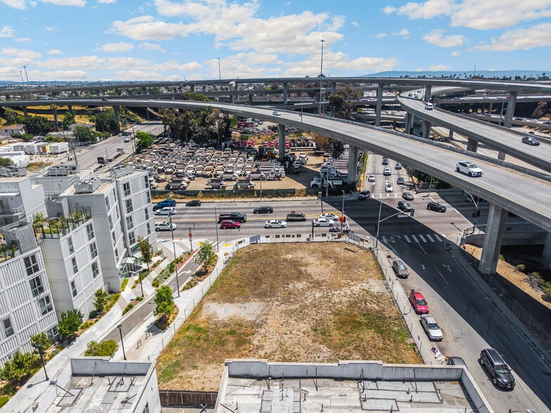 More Photos Of 311 W Imperial Highway, Los Angeles Land For Lease