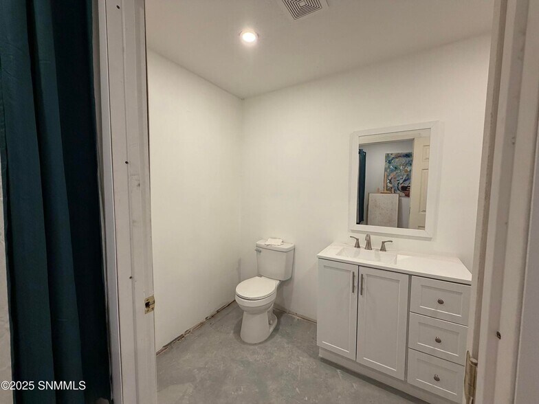 More Photos Of 1640 N White Sands Blvd, Alamogordo General Retail For Lease