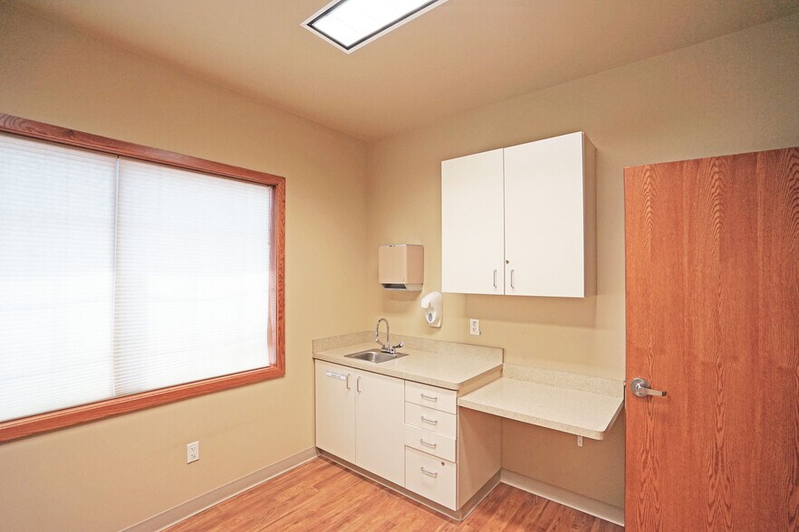 More Photos Of 1607 Creekside Loop, Yakima Medical For Lease