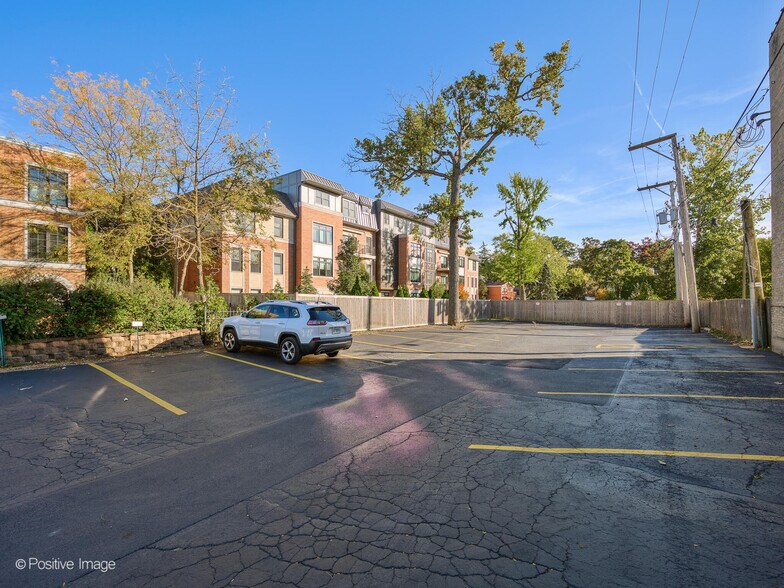 More Photos Of 660 LaSalle Pl, Highland Park Loft Creative Space For Sale