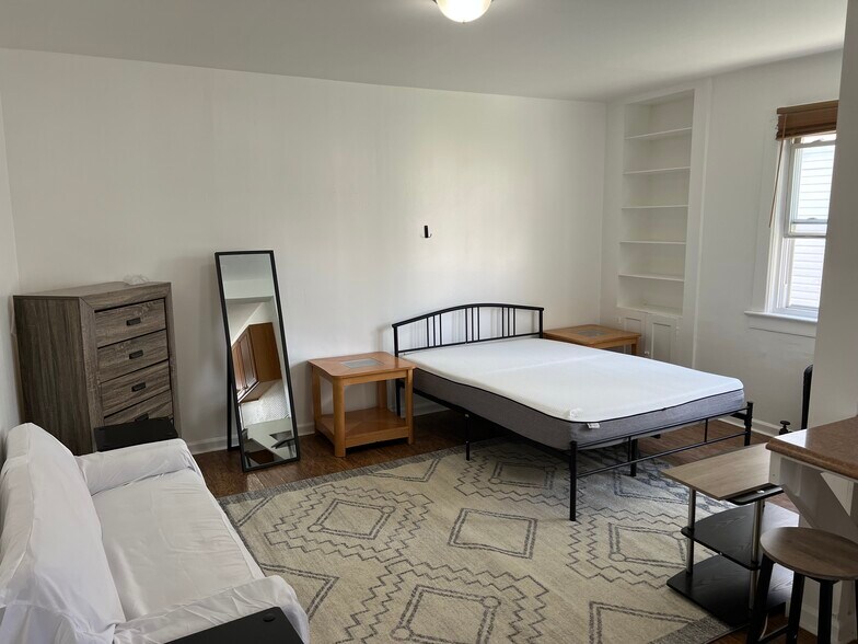 More Photos Of 31 Saint Andrews Pl, Yonkers Apartments For Sale