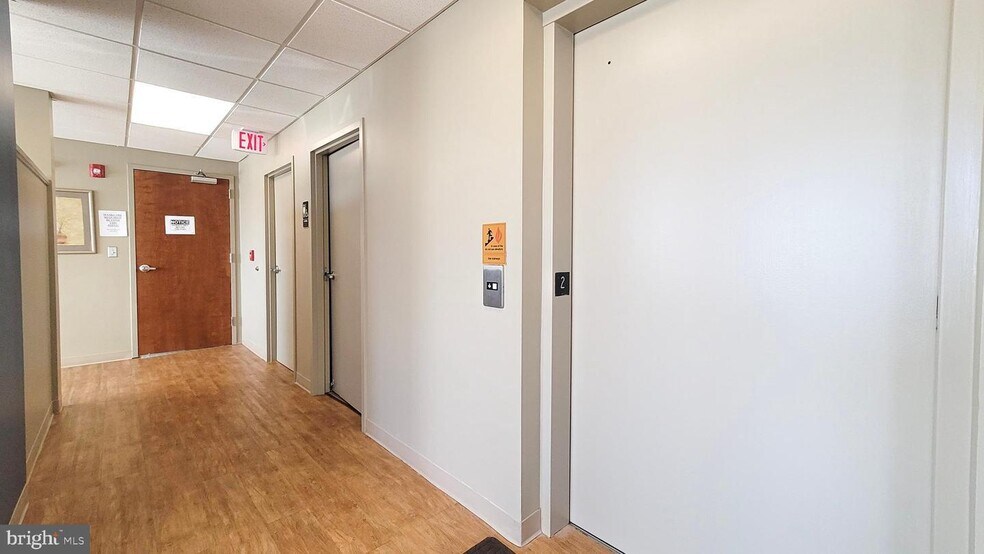 More Photos Of 2050 Old Bridge Rd, Woodbridge Medical For Sale