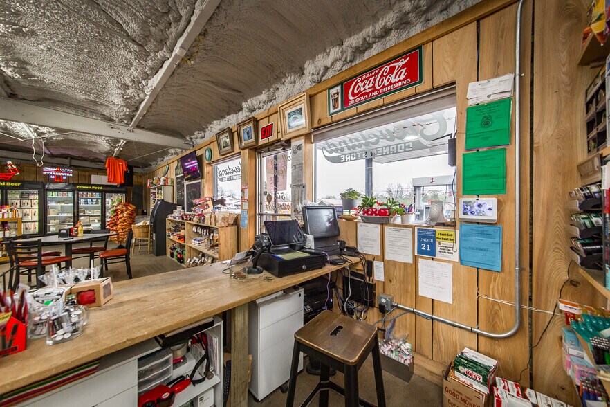More Photos Of 3953 Highway 95, Cleveland Convenience Store For Sale