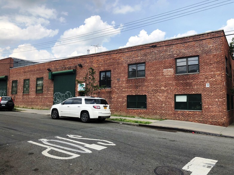 More Photos Of 1285 Oak Point Ave, Bronx Warehouse For Lease