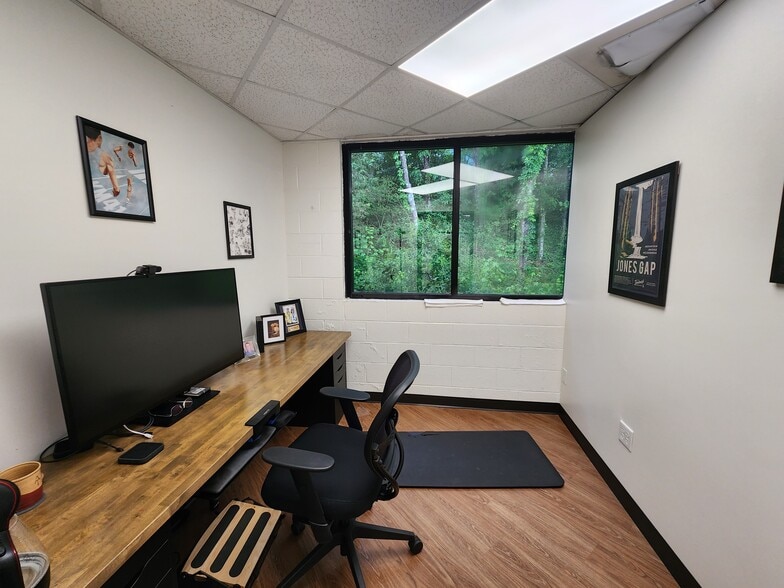 More Photos Of 501 Howell Rd, Greenville Office For Lease