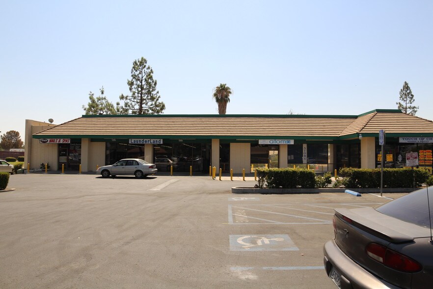 More Photos Of 4601-4619 Wilson Rd, Bakersfield Storefront For Lease