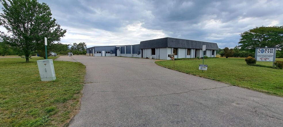 Primary Photo Of 7400 W Whitepine W, Richmond Warehouse For Lease