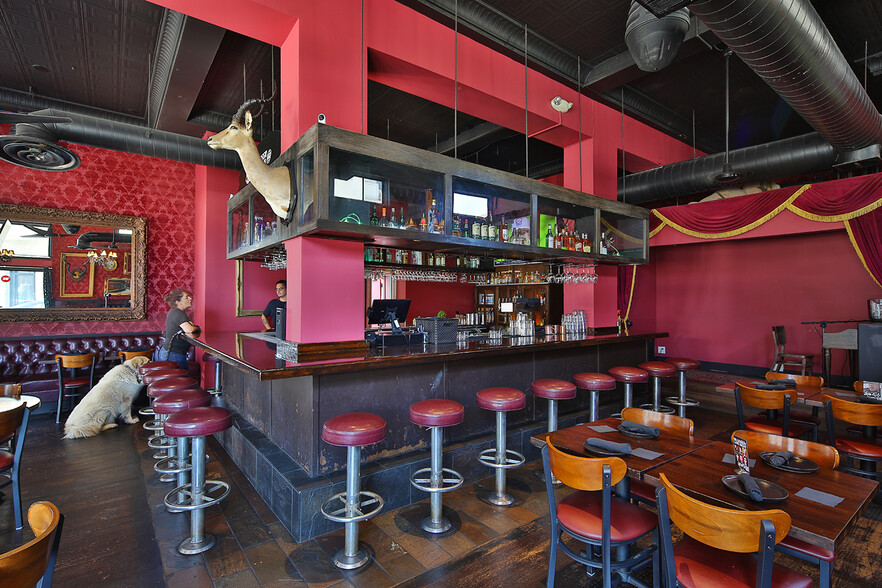 More Photos Of 412-414 Walnut Ave, Huntington Beach Storefront For Sale