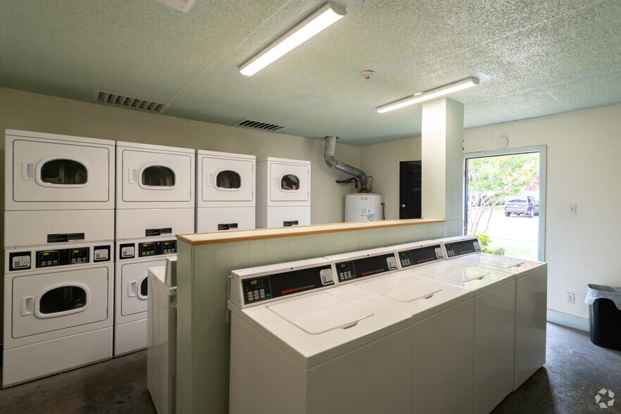 More Photos Of 255 Turner St, Roanoke Apartments For Sale