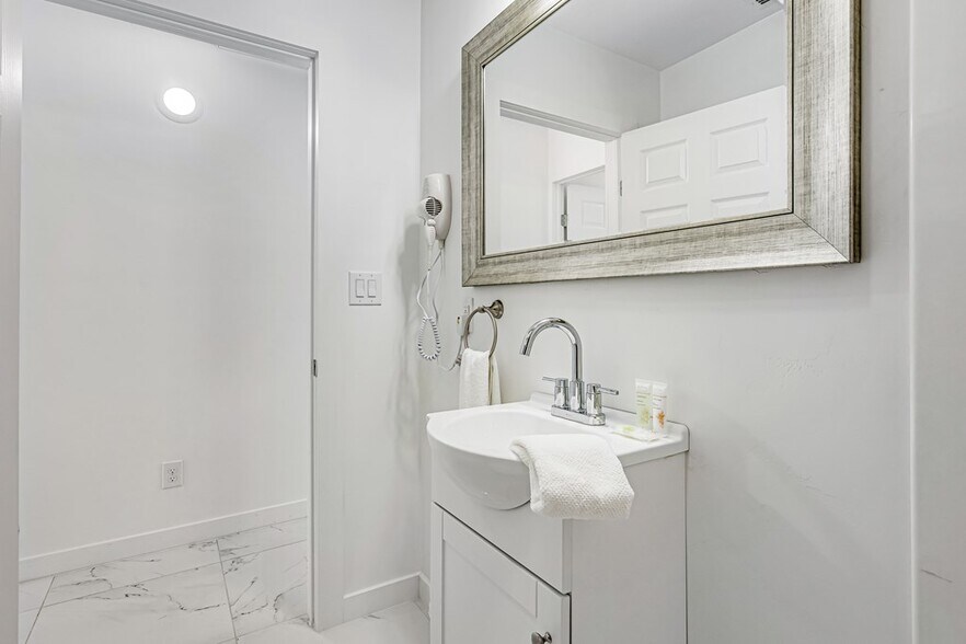 More Photos Of 2565 N State Highway 16, Fredericksburg Specialty For Sale