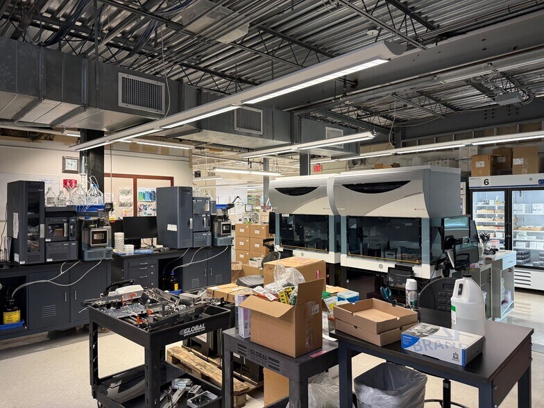 More Photos Of 211 Circuit Dr, North Kingstown Research And Development For Sale