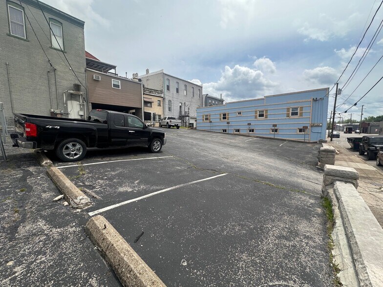 More Photos Of 62 Public Sq, Salem Storefront Retail Office For Sale