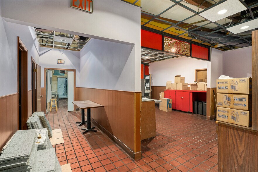 More Photos Of 2320 S Dort Hwy, Flint Restaurant For Sale