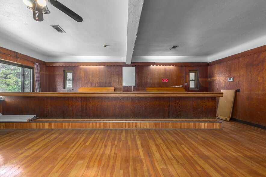 More Photos Of 5203 Turney Rd, Garfield Heights Bar For Sale