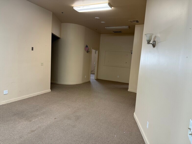 More Photos Of 1420 W Kettleman Ln, Lodi Unknown For Lease