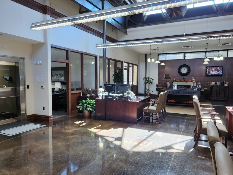 More Photos Of 1002 Texan Trl, Grapevine Bank For Sale