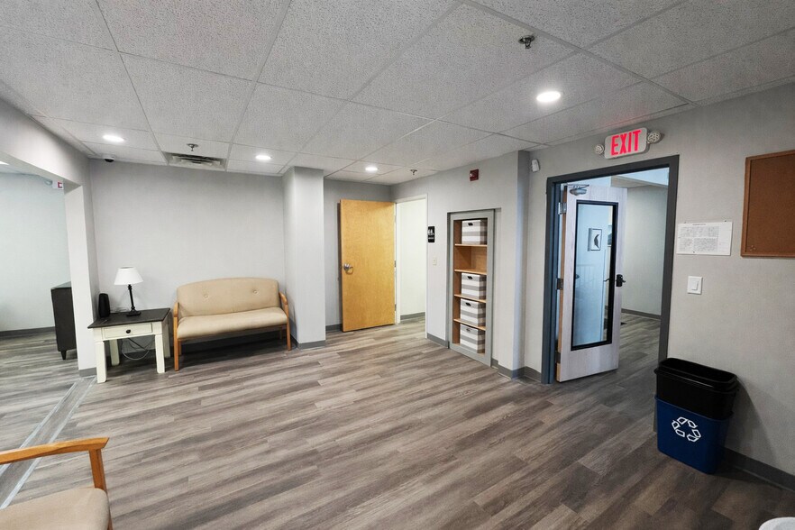 More Photos Of 443 Main St, Biddeford Flex For Lease