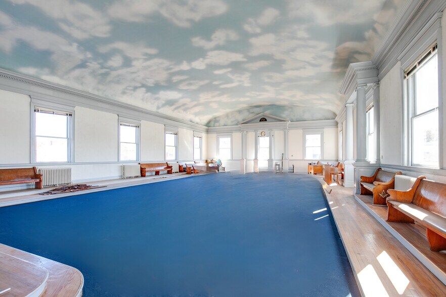 More Photos Of 520 N 25th St, Richmond Lodge Meeting Hall For Lease