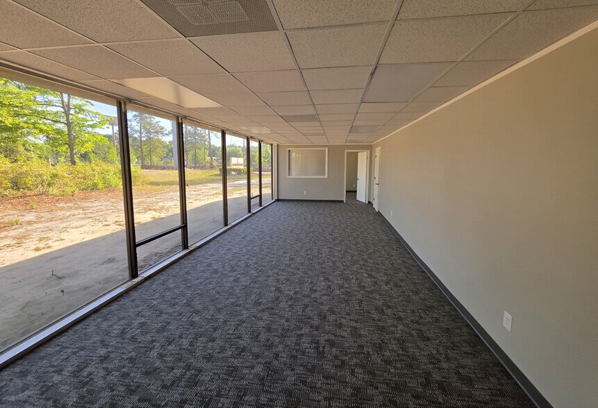 More Photos Of 999 Harbor Dr, West Columbia Warehouse For Sale