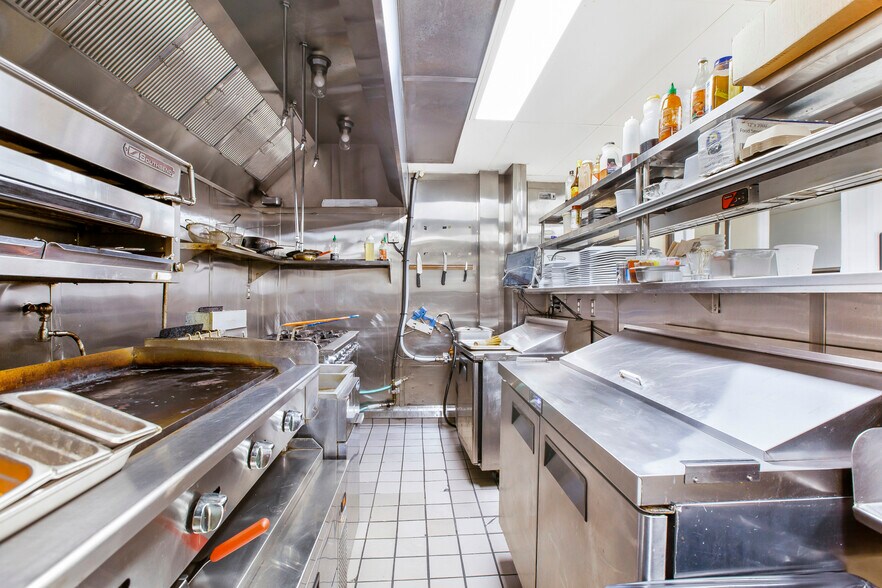 More Photos Of 11275 Folsom Blvd, Rancho Cordova Restaurant For Lease