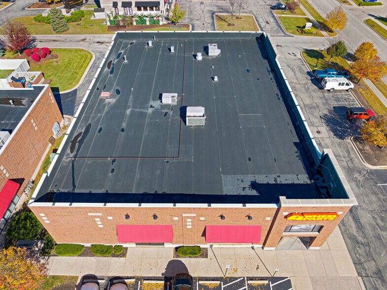 More Photos Of 474 Redington Dr, South Elgin Auto Dealership For Sale