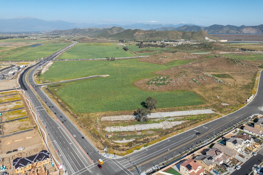 More Photos Of SWC Domenigoni Pky. & Winchester Rd, Winchester Unknown For Lease