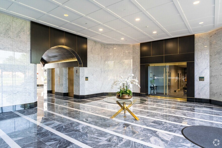 More Photos Of 7077 Bonneval Rd, Jacksonville Unknown For Lease