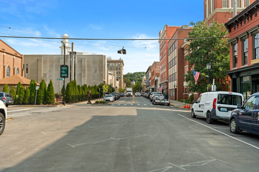 More Photos Of 101 St Clair St, Frankfort Loft Creative Space For Sale