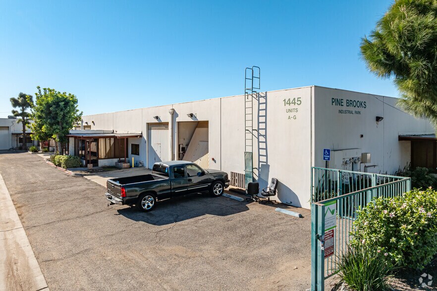 More Photos Of 1445 W Brooks St, Ontario Warehouse For Lease