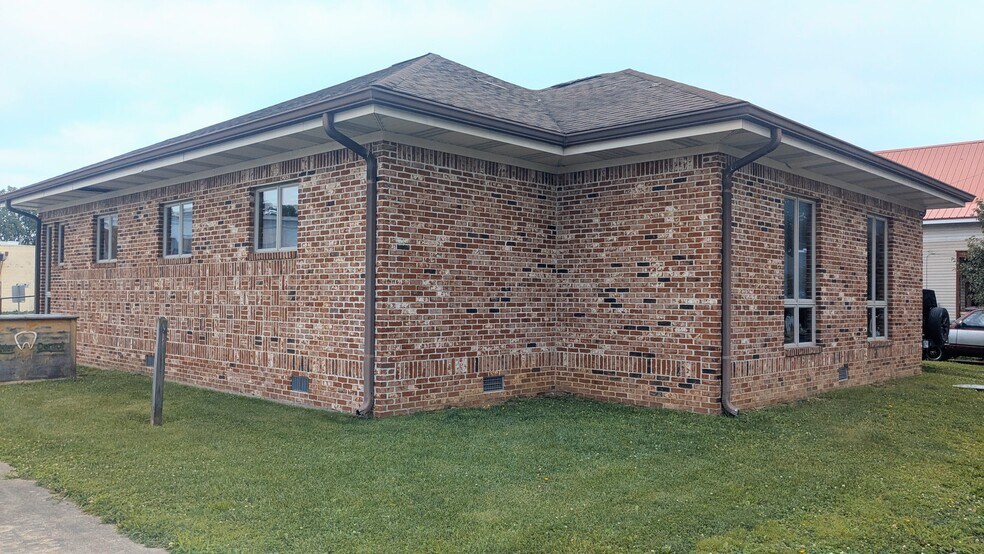 More Photos Of 101 Cross St, Waveland Office For Sale