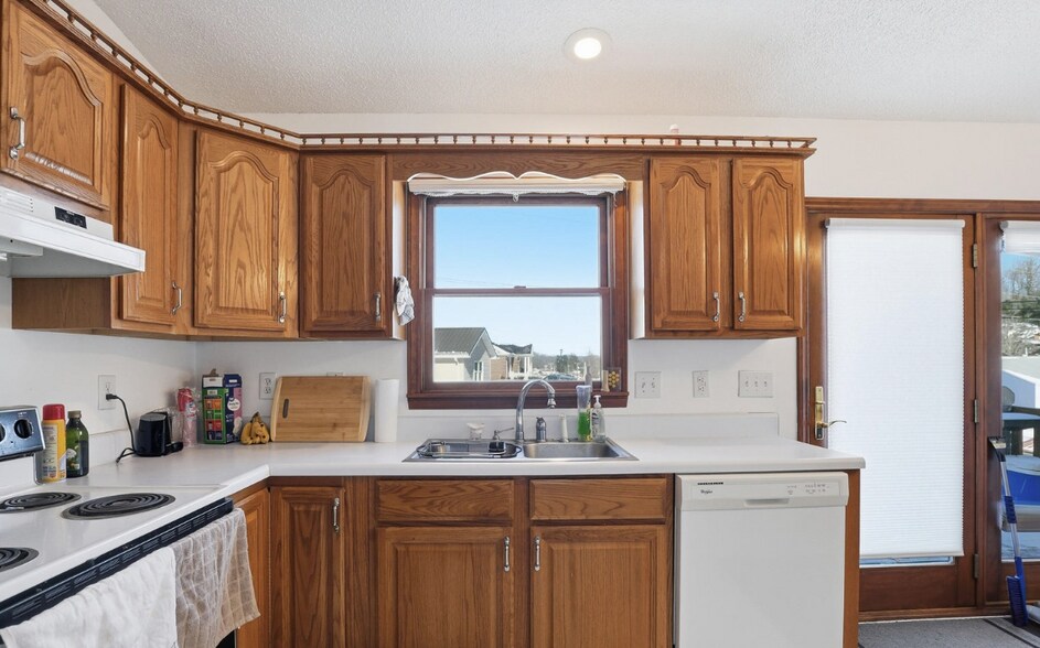 More Photos Of 528 W Main St, Wise Storefront For Sale