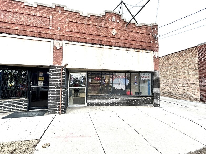More Photos Of 3620 W Division St, Chicago Storefront For Sale
