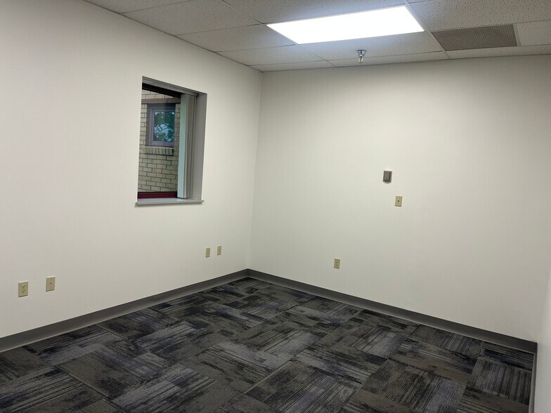 More Photos Of 9500 Brooktree Rd, Wexford Medical For Lease