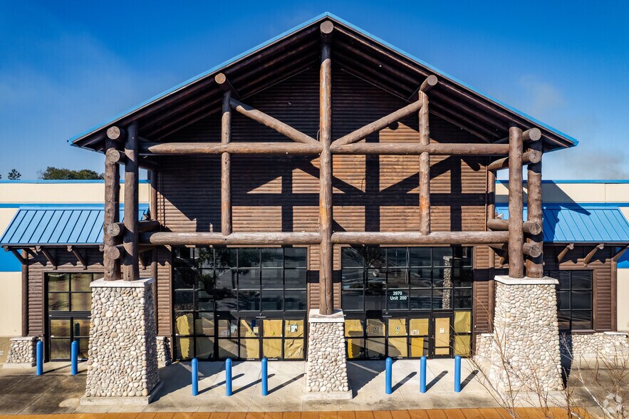 More Photos Of 3970 SW 3rd St, Ocala General Retail For Sale