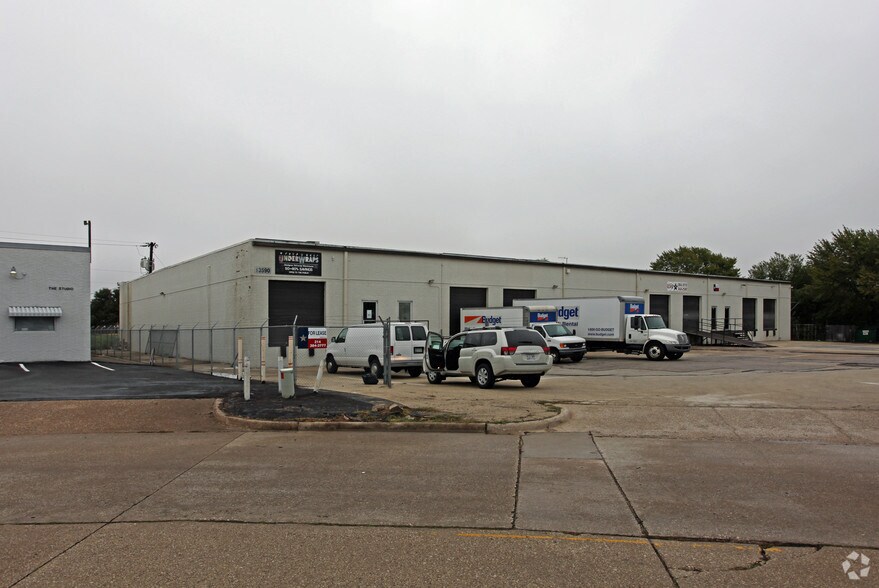 More Photos Of 13590 Floyd Cir, Dallas Warehouse For Lease