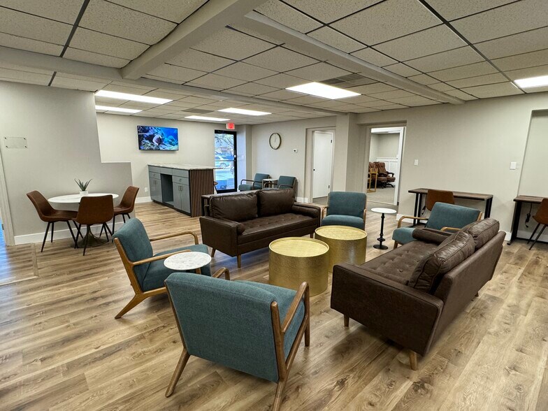 More Photos Of 105 Lewis St, Fort Walton Beach Coworking Space