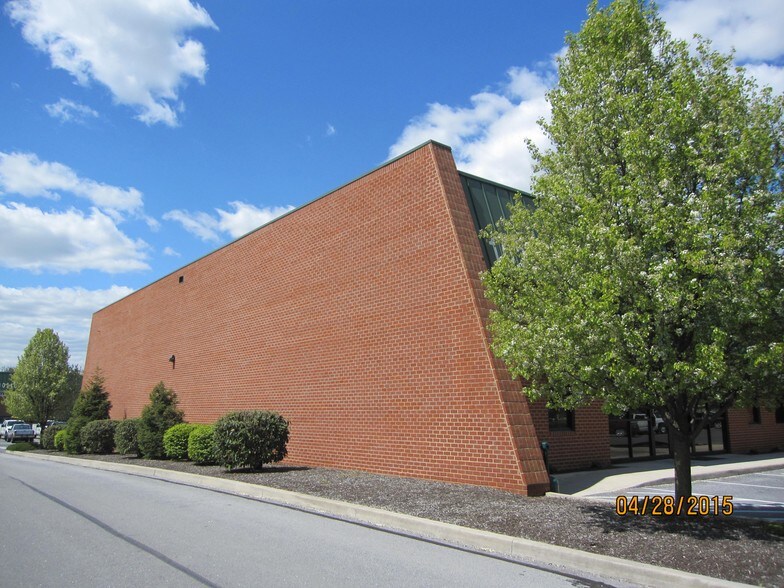 More Photos Of 10212 Governor Lane Blvd, Williamsport Light Distribution For Lease