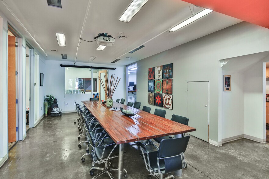 More Photos Of 3720 Skypark Dr, Torrance Research And Development For Lease