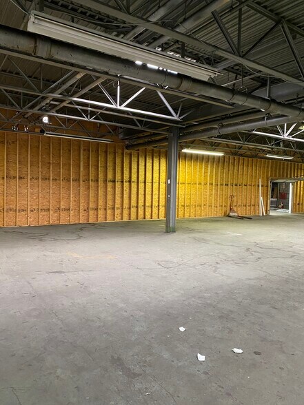 More Photos Of 220 Division St, Kingston Flex For Lease