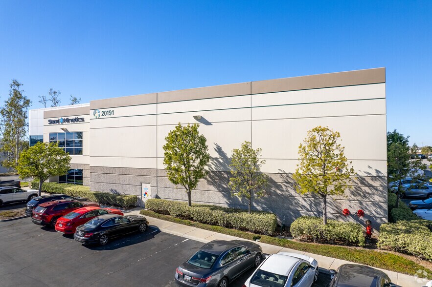 More Photos Of 20191 Windrow Dr, Lake Forest Manufacturing For Lease