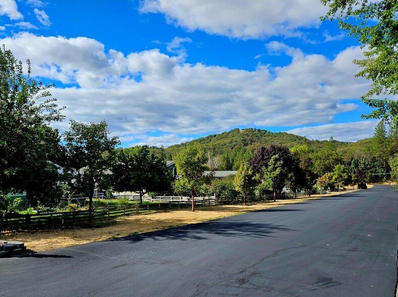 More Photos Of 6901 Old Stage Rd, Central Point Manufactured Housing Mobile Home Park For Sale