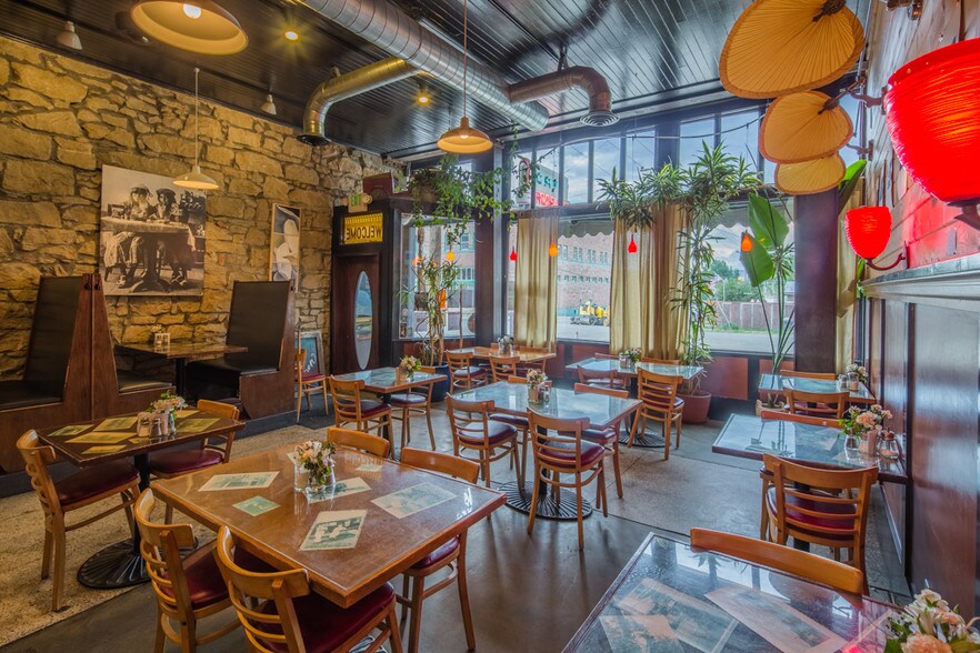 More Photos Of 201 W Pennsylvania Ave, Roslyn Restaurant For Sale