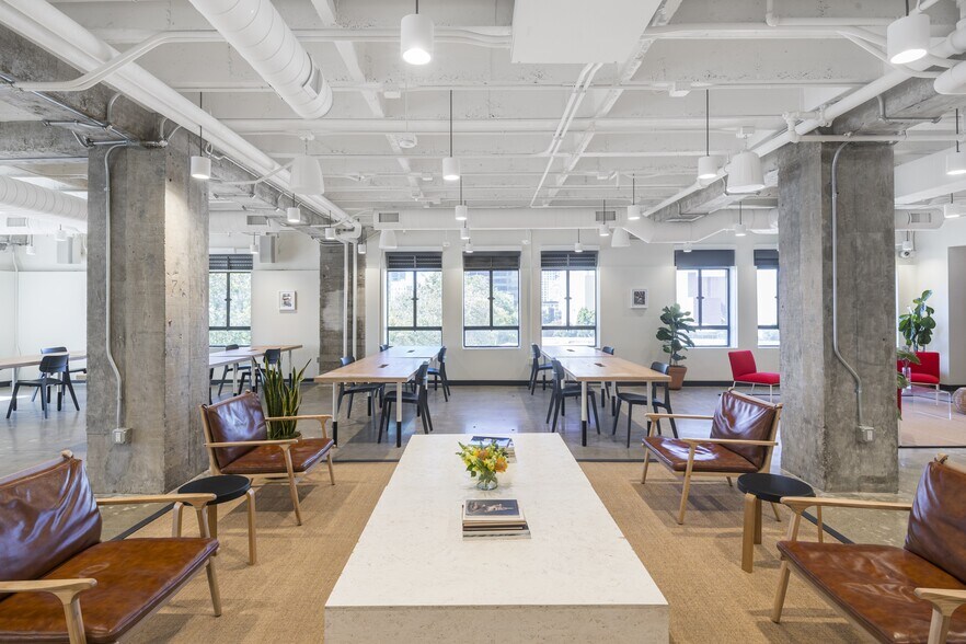 More Photos Of 2201 Broadway, Oakland Coworking Space