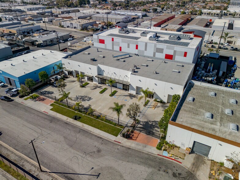 More Photos Of 15939 Illinois Ave, Paramount Distribution For Sale