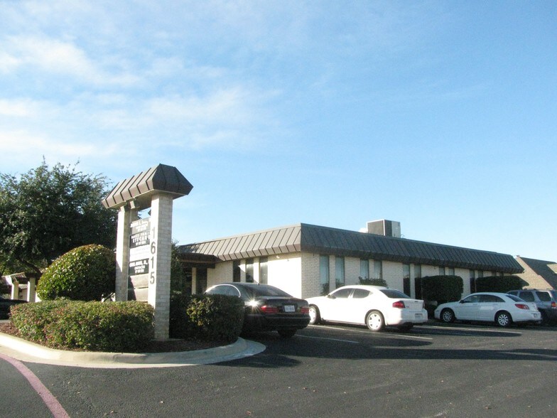 More Photos Of 1615 Precinct Line Rd, Hurst Office For Lease