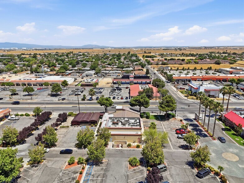 More Photos Of 2140 E Palmdale Blvd, Palmdale Unknown For Lease