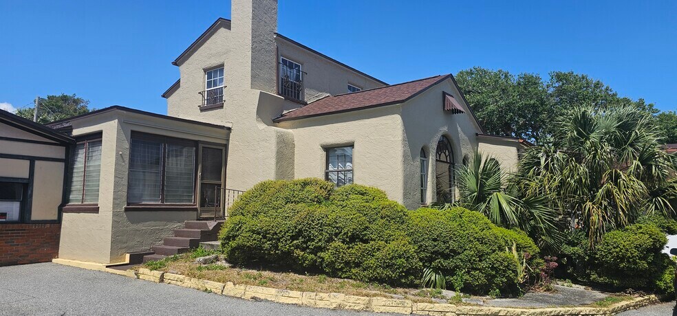 More Photos Of 627 N Oleander Ave, Daytona Beach Multifamily For Sale