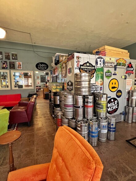 More Photos Of 410 W 7th St, Taylor Research And Development For Lease