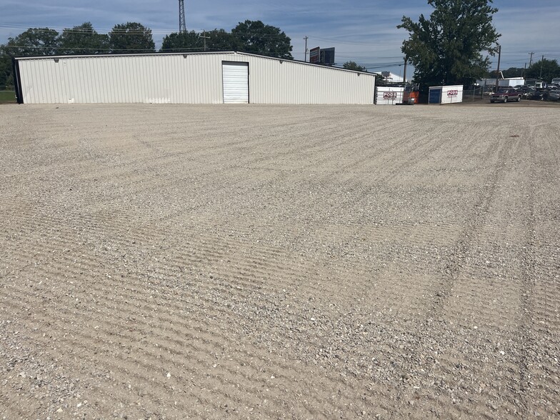 More Photos Of 2171 Anderson Rd, Greenville Warehouse For Lease